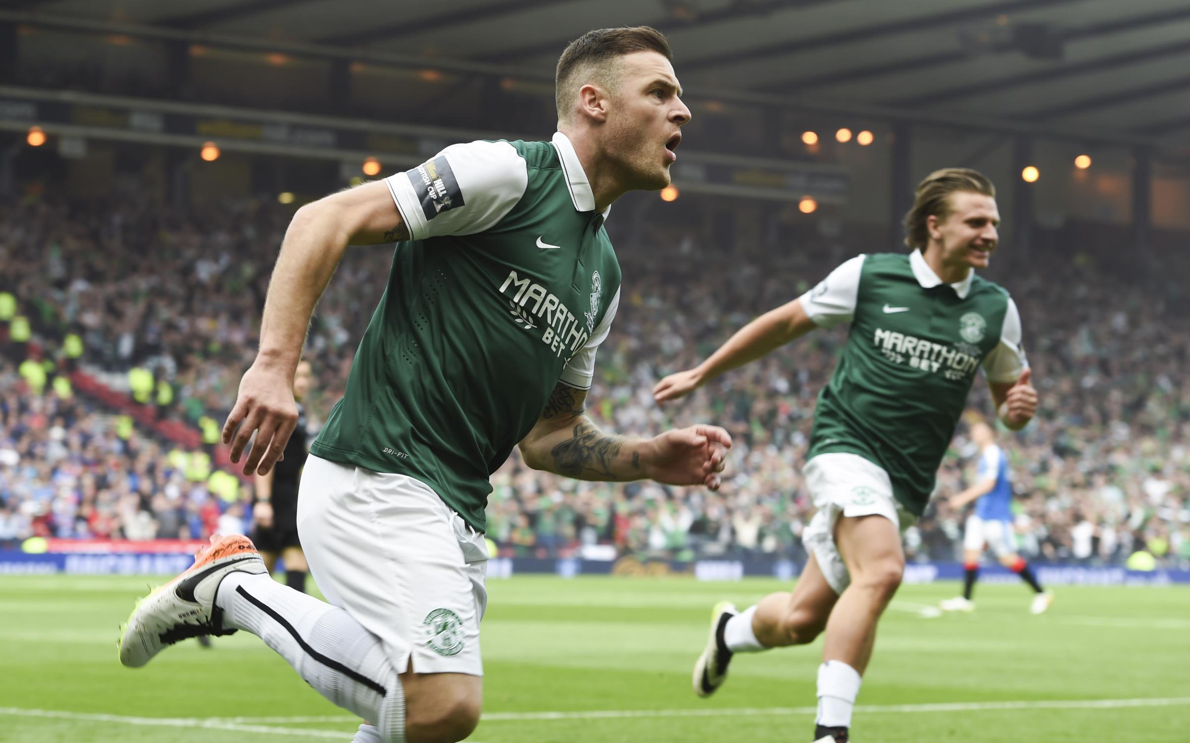 Ex-Celtic striker Anthony Stokes arrives in Edinburgh to complete Hibs move