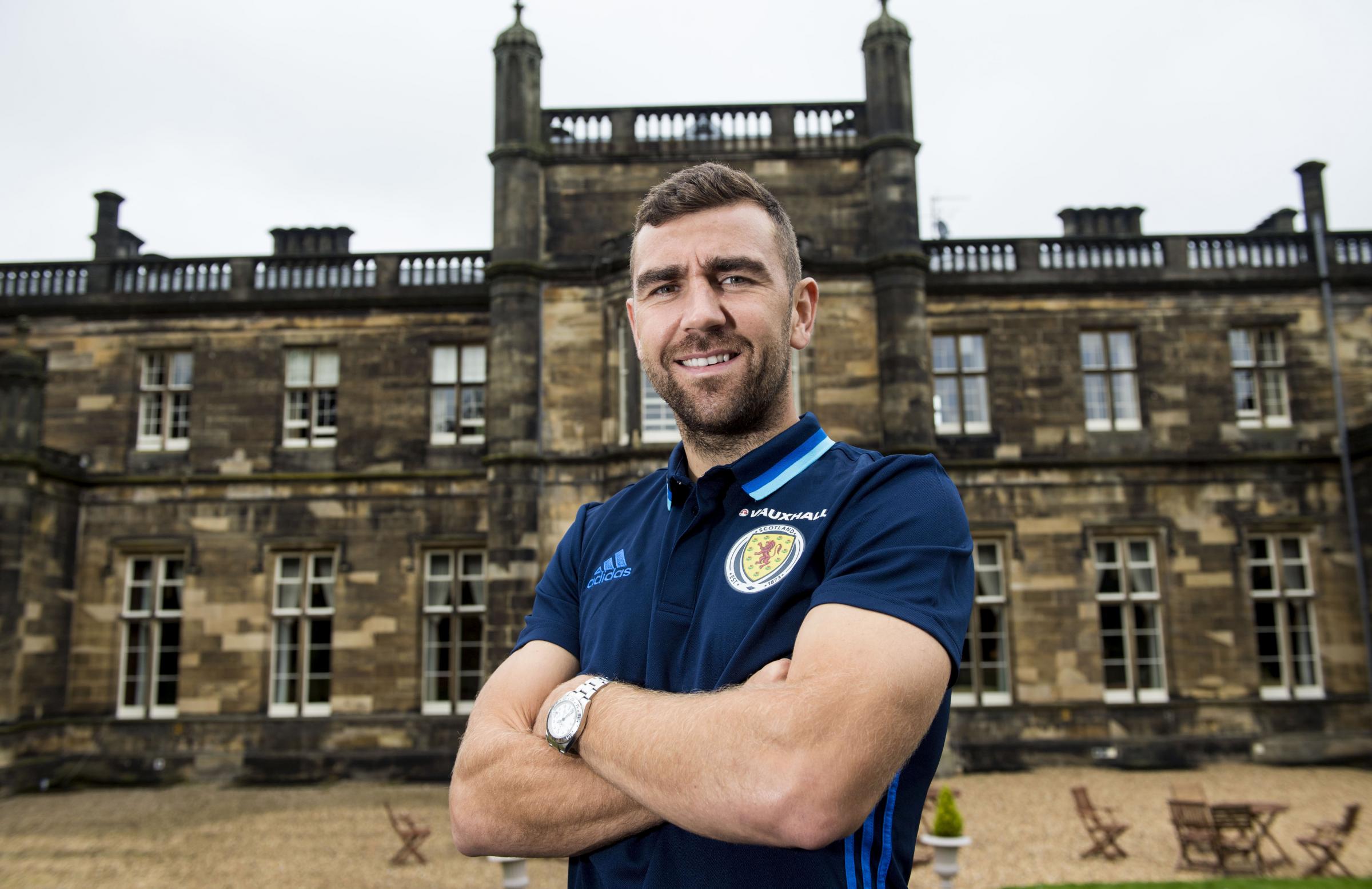 James McArthur out to repay Tartan Army for their Hampden roar – by firing Scotland to the Russia 2018 finals